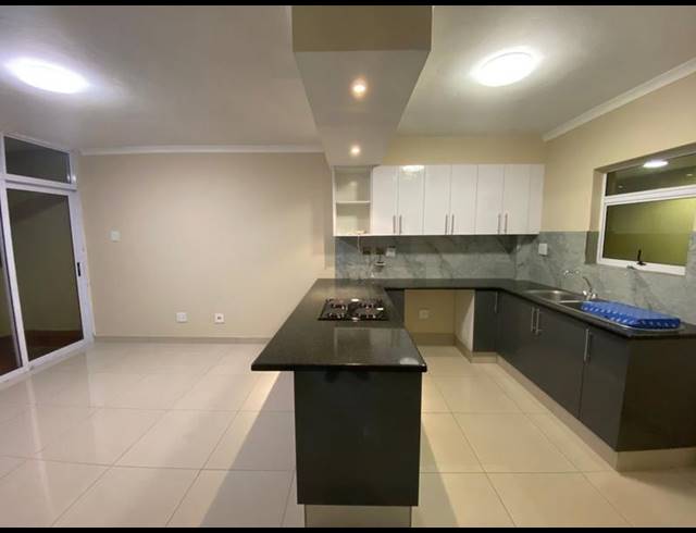 1 BEDROOM APARTMENT FOR SALE IN UMHLANGA RIDGE